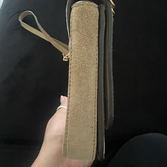 Elegant Cream Shoulder Bag - Picture 3 of 5